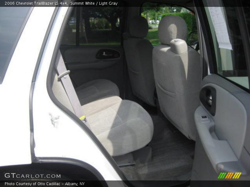 Summit White / Light Gray 2006 Chevrolet TrailBlazer LS 4x4