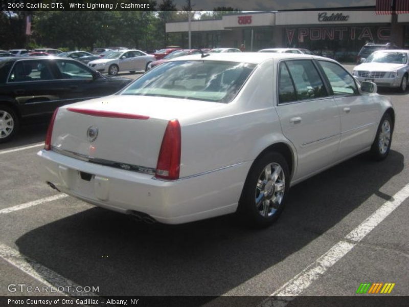 White Lightning / Cashmere 2006 Cadillac DTS