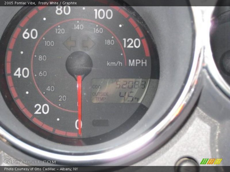 Frosty White / Graphite 2005 Pontiac Vibe