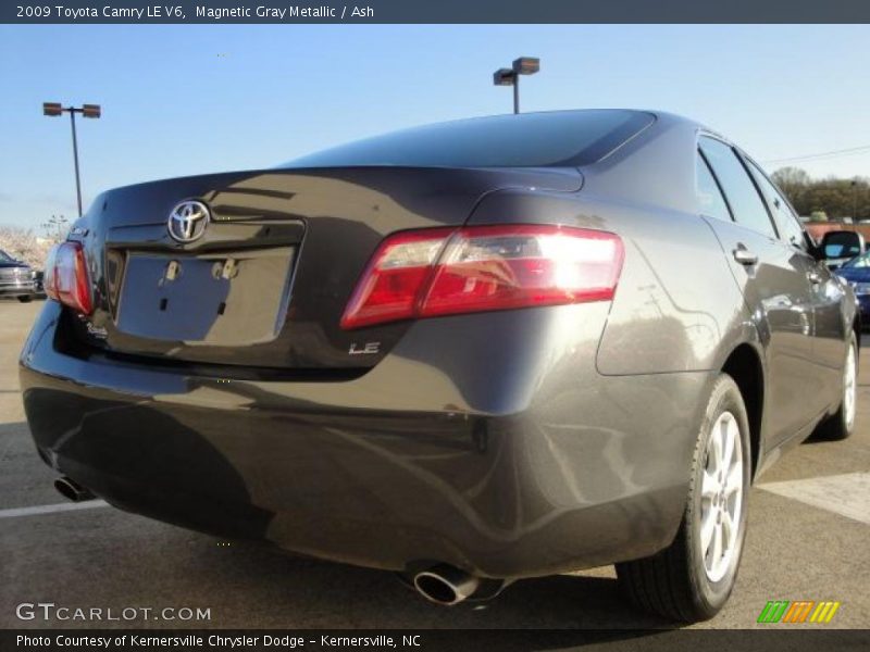 Magnetic Gray Metallic / Ash 2009 Toyota Camry LE V6