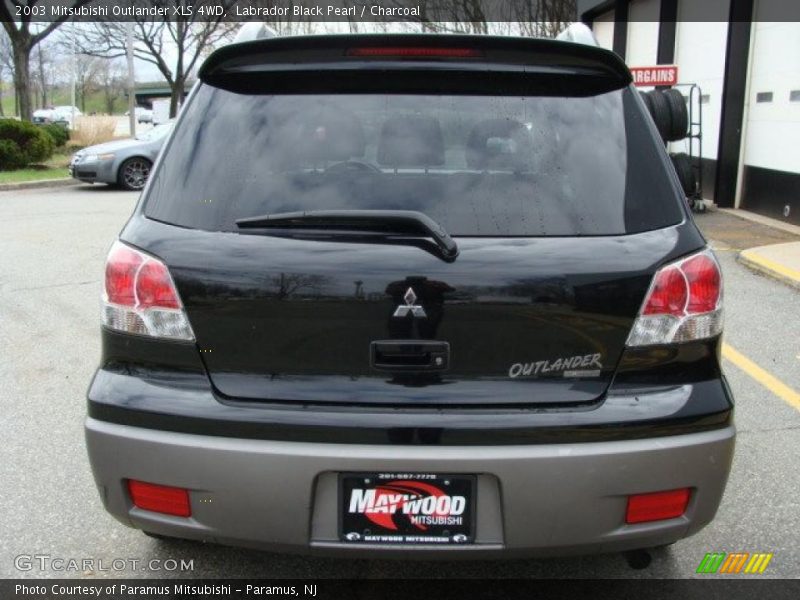 Labrador Black Pearl / Charcoal 2003 Mitsubishi Outlander XLS 4WD