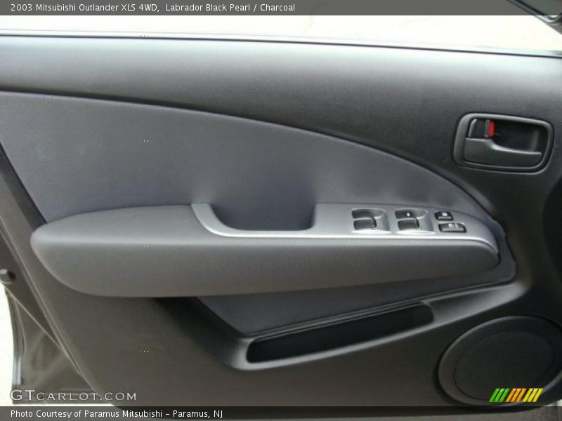 Labrador Black Pearl / Charcoal 2003 Mitsubishi Outlander XLS 4WD