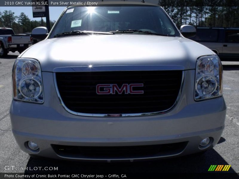 Pure Silver Metallic / Ebony 2010 GMC Yukon XL SLE