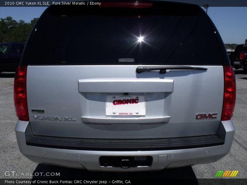 Pure Silver Metallic / Ebony 2010 GMC Yukon XL SLE