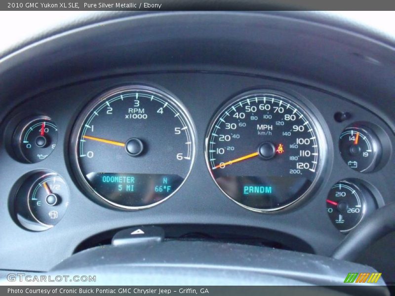 Pure Silver Metallic / Ebony 2010 GMC Yukon XL SLE