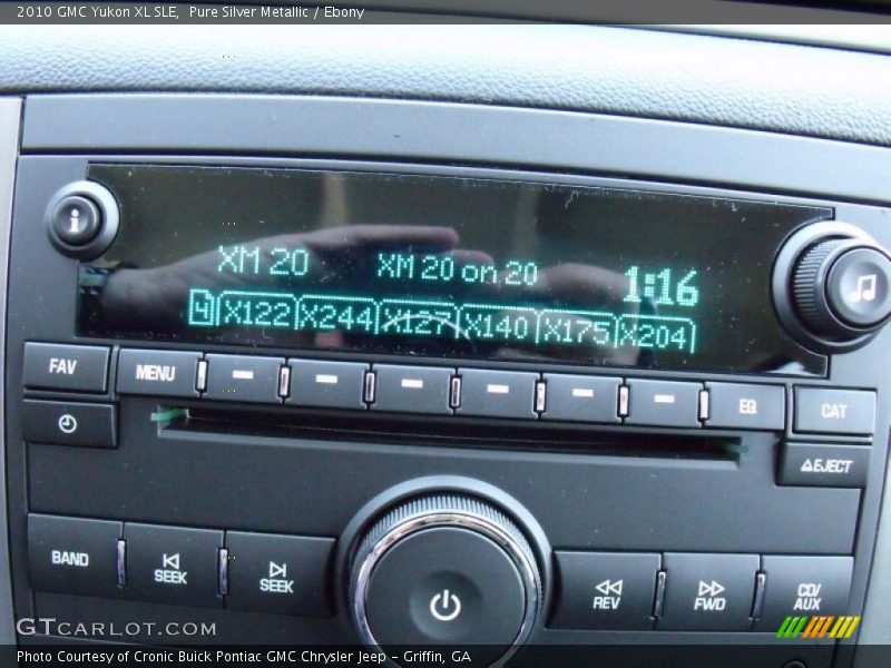 Pure Silver Metallic / Ebony 2010 GMC Yukon XL SLE