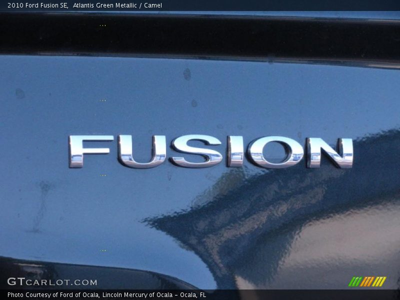 Atlantis Green Metallic / Camel 2010 Ford Fusion SE