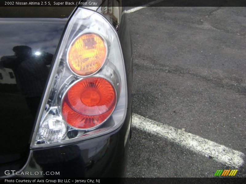 Super Black / Frost Gray 2002 Nissan Altima 2.5 S