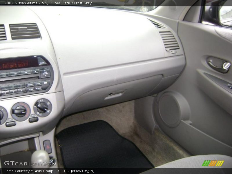 Super Black / Frost Gray 2002 Nissan Altima 2.5 S