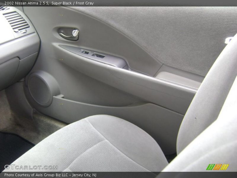 Super Black / Frost Gray 2002 Nissan Altima 2.5 S