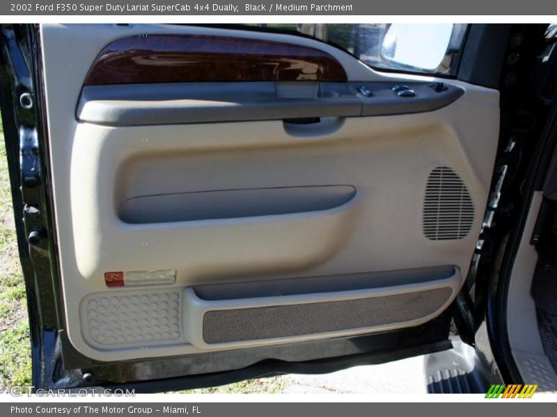 Black / Medium Parchment 2002 Ford F350 Super Duty Lariat SuperCab 4x4 Dually