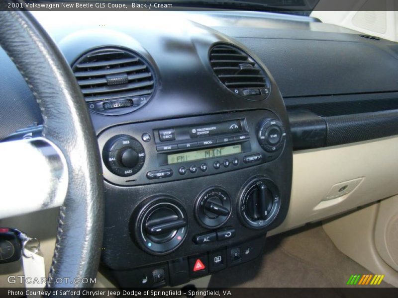 Black / Cream 2001 Volkswagen New Beetle GLS Coupe