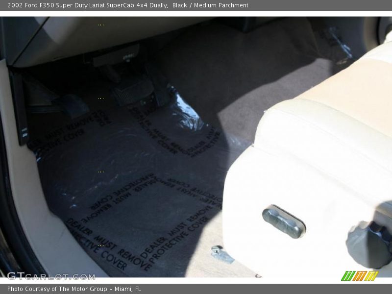 Black / Medium Parchment 2002 Ford F350 Super Duty Lariat SuperCab 4x4 Dually