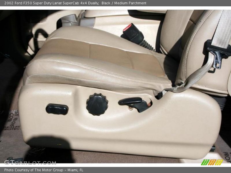 Black / Medium Parchment 2002 Ford F350 Super Duty Lariat SuperCab 4x4 Dually