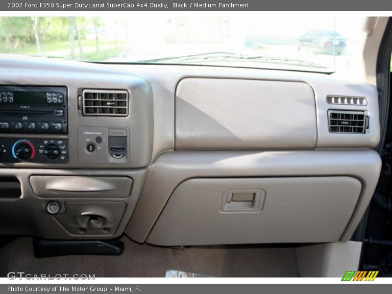 Black / Medium Parchment 2002 Ford F350 Super Duty Lariat SuperCab 4x4 Dually