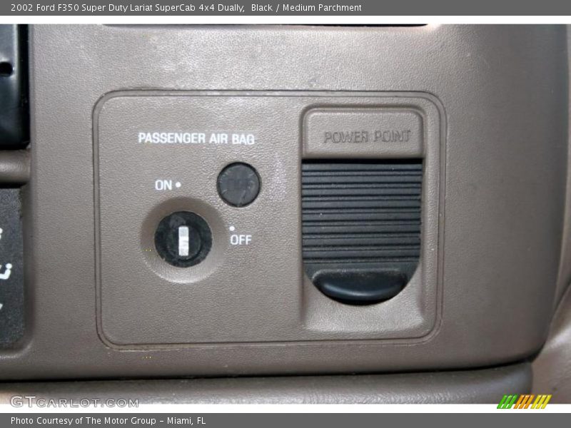 Black / Medium Parchment 2002 Ford F350 Super Duty Lariat SuperCab 4x4 Dually