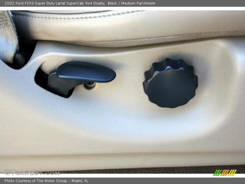 Black / Medium Parchment 2002 Ford F350 Super Duty Lariat SuperCab 4x4 Dually