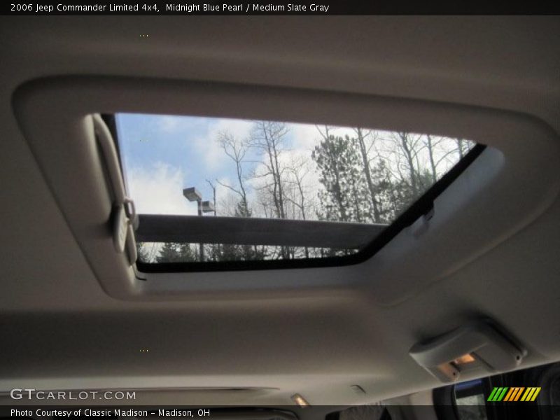 Midnight Blue Pearl / Medium Slate Gray 2006 Jeep Commander Limited 4x4