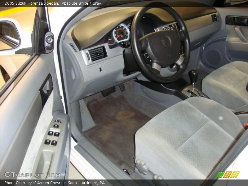 Absolute White / Gray 2005 Suzuki Forenza S Sedan