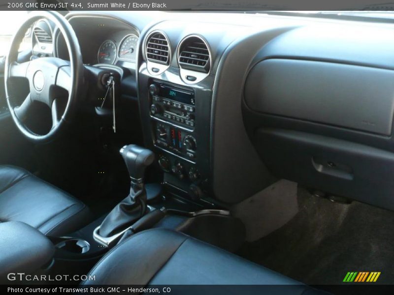 Summit White / Ebony Black 2006 GMC Envoy SLT 4x4