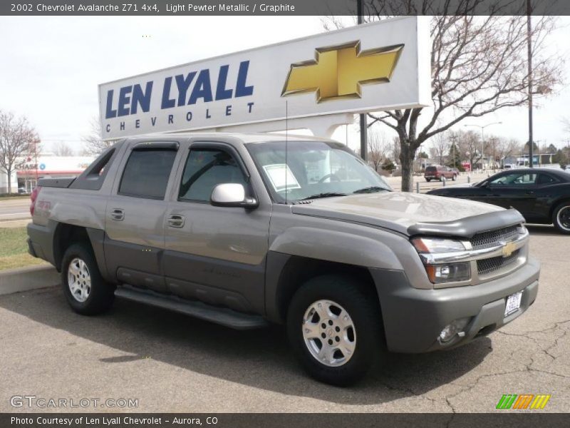 Light Pewter Metallic / Graphite 2002 Chevrolet Avalanche Z71 4x4