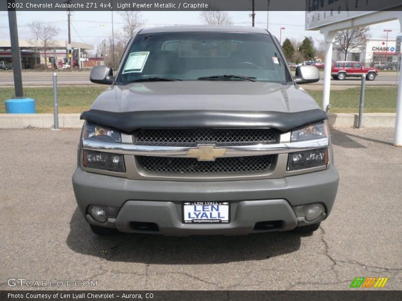 Light Pewter Metallic / Graphite 2002 Chevrolet Avalanche Z71 4x4