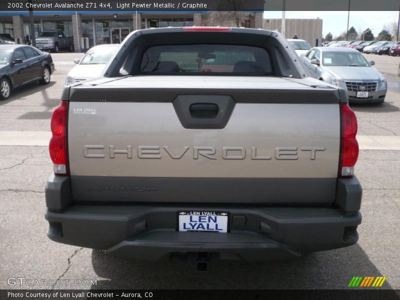 Light Pewter Metallic / Graphite 2002 Chevrolet Avalanche Z71 4x4
