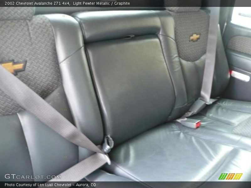 Light Pewter Metallic / Graphite 2002 Chevrolet Avalanche Z71 4x4