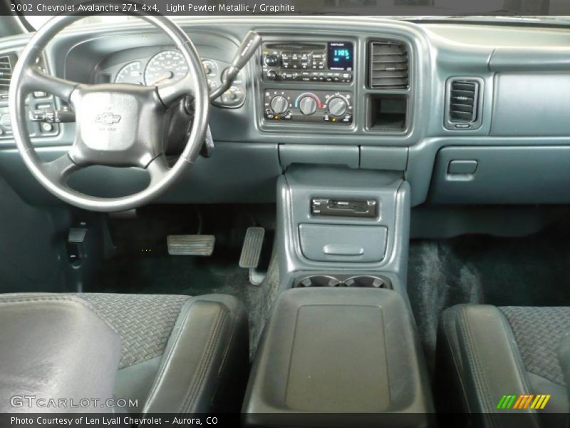 Light Pewter Metallic / Graphite 2002 Chevrolet Avalanche Z71 4x4