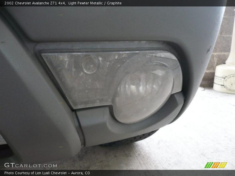 Light Pewter Metallic / Graphite 2002 Chevrolet Avalanche Z71 4x4