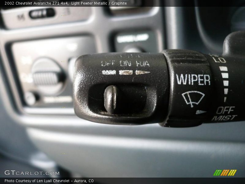 Light Pewter Metallic / Graphite 2002 Chevrolet Avalanche Z71 4x4