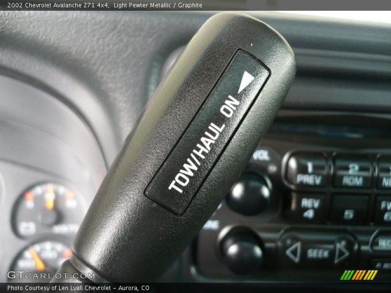 Light Pewter Metallic / Graphite 2002 Chevrolet Avalanche Z71 4x4
