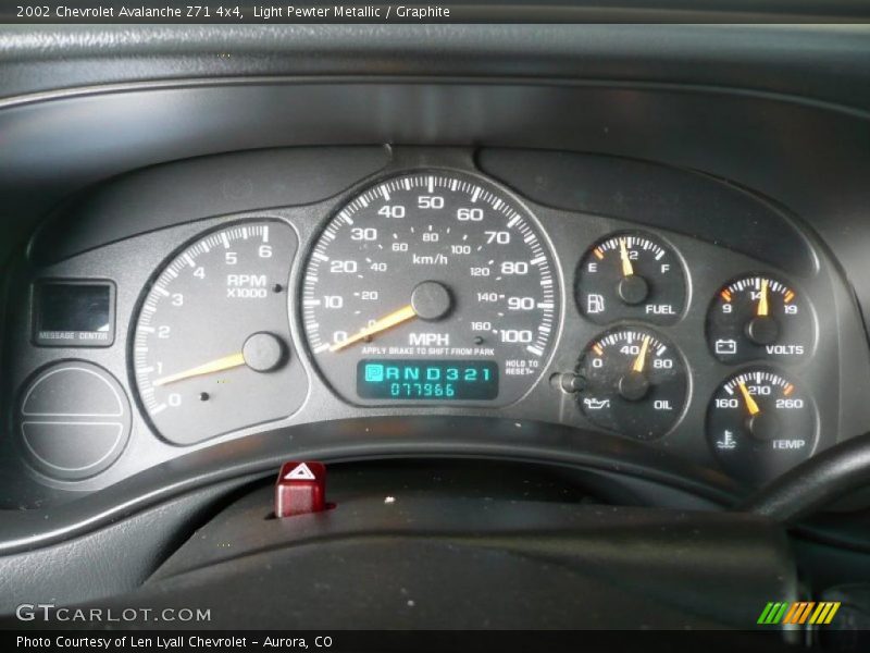 Light Pewter Metallic / Graphite 2002 Chevrolet Avalanche Z71 4x4