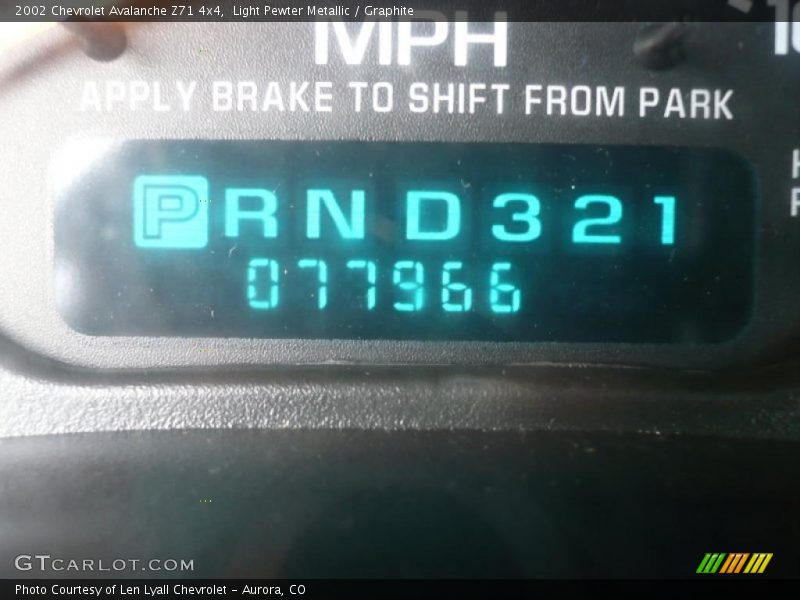 Light Pewter Metallic / Graphite 2002 Chevrolet Avalanche Z71 4x4