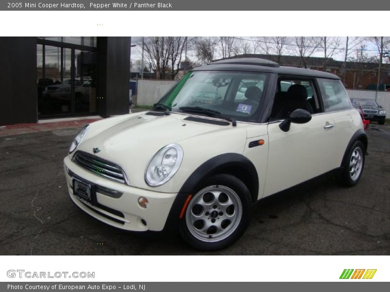 Pepper White / Panther Black 2005 Mini Cooper Hardtop
