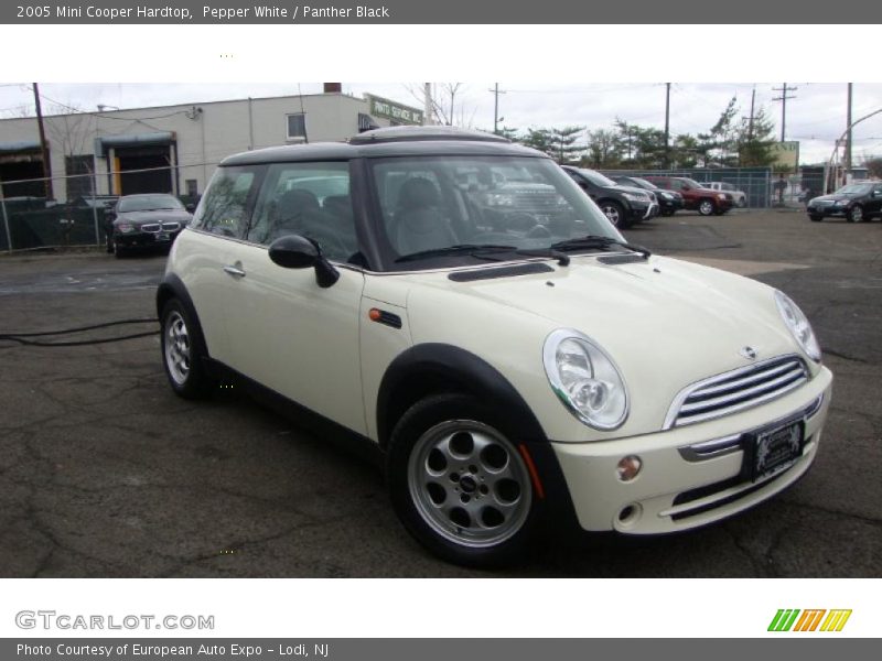 Pepper White / Panther Black 2005 Mini Cooper Hardtop