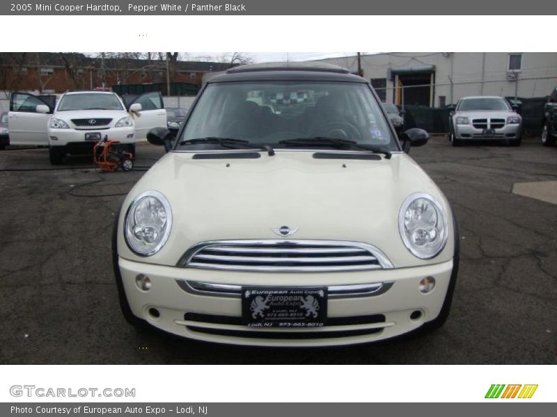 Pepper White / Panther Black 2005 Mini Cooper Hardtop