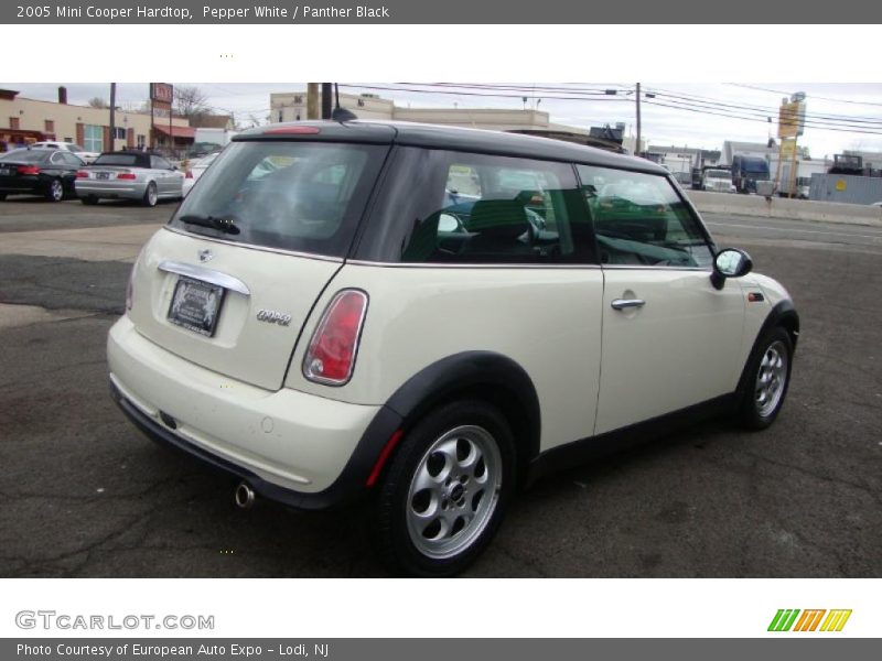 Pepper White / Panther Black 2005 Mini Cooper Hardtop