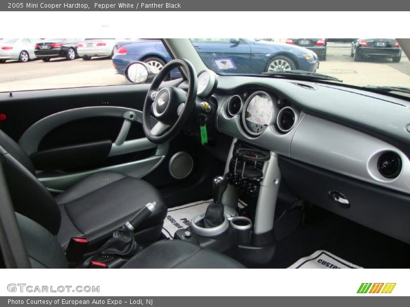 Pepper White / Panther Black 2005 Mini Cooper Hardtop