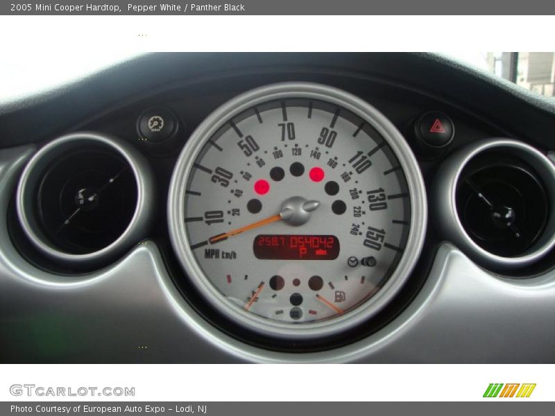 Pepper White / Panther Black 2005 Mini Cooper Hardtop