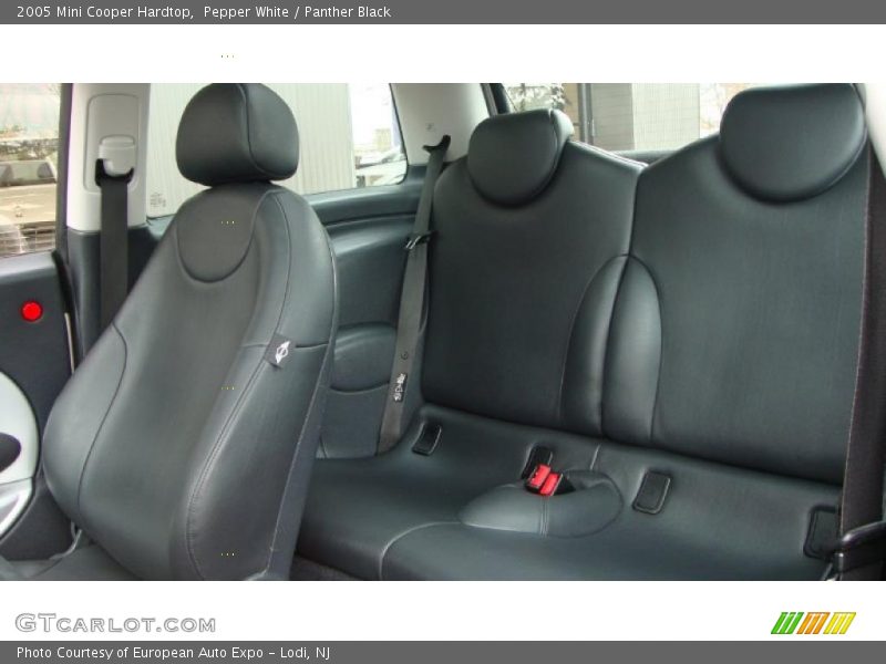 Pepper White / Panther Black 2005 Mini Cooper Hardtop