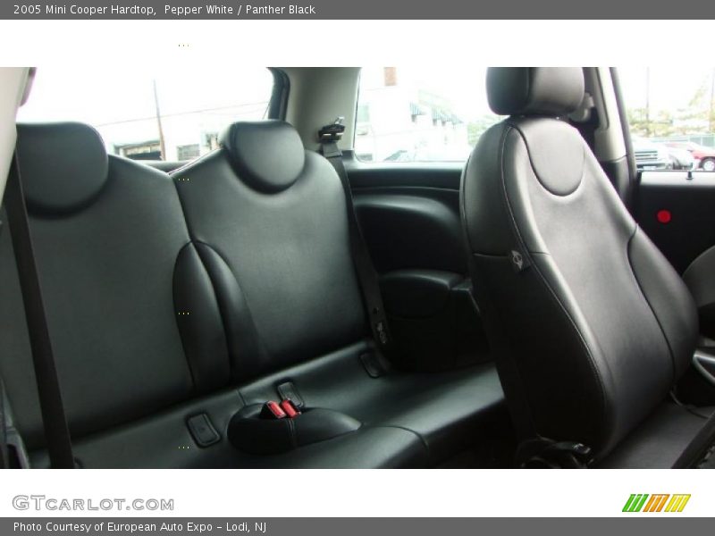 Pepper White / Panther Black 2005 Mini Cooper Hardtop