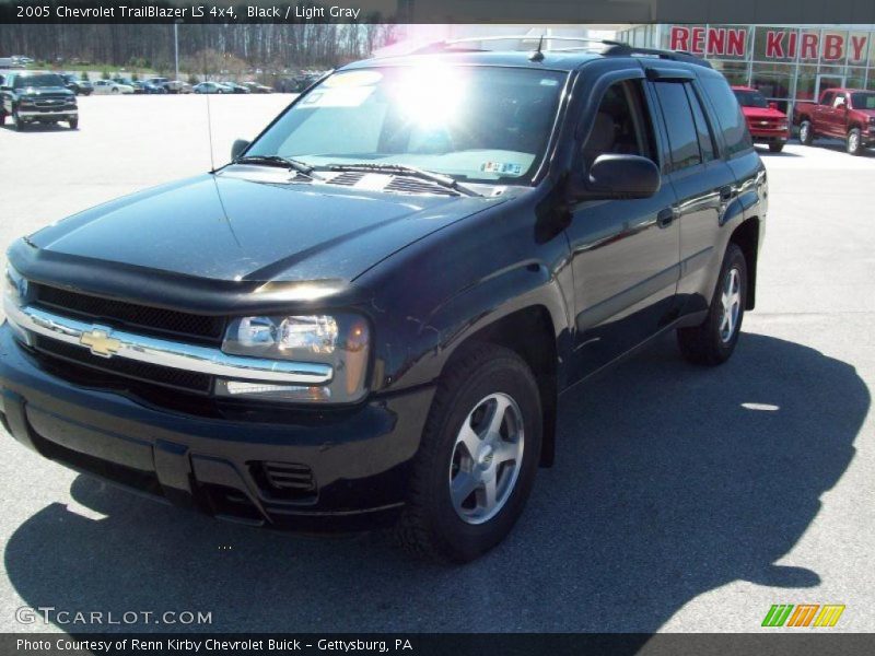 Black / Light Gray 2005 Chevrolet TrailBlazer LS 4x4