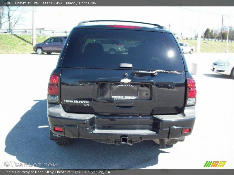 Black / Light Gray 2005 Chevrolet TrailBlazer LS 4x4