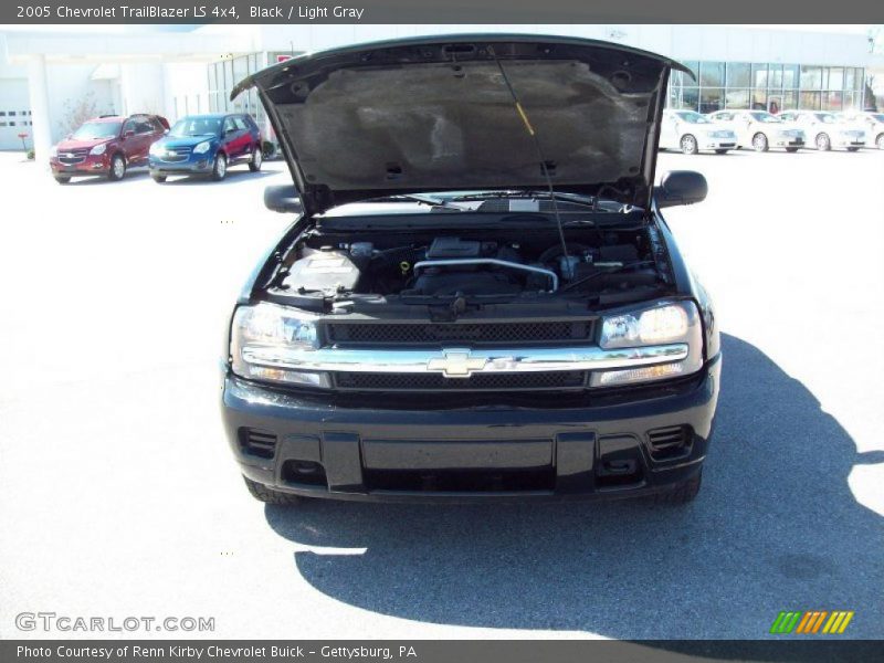 Black / Light Gray 2005 Chevrolet TrailBlazer LS 4x4