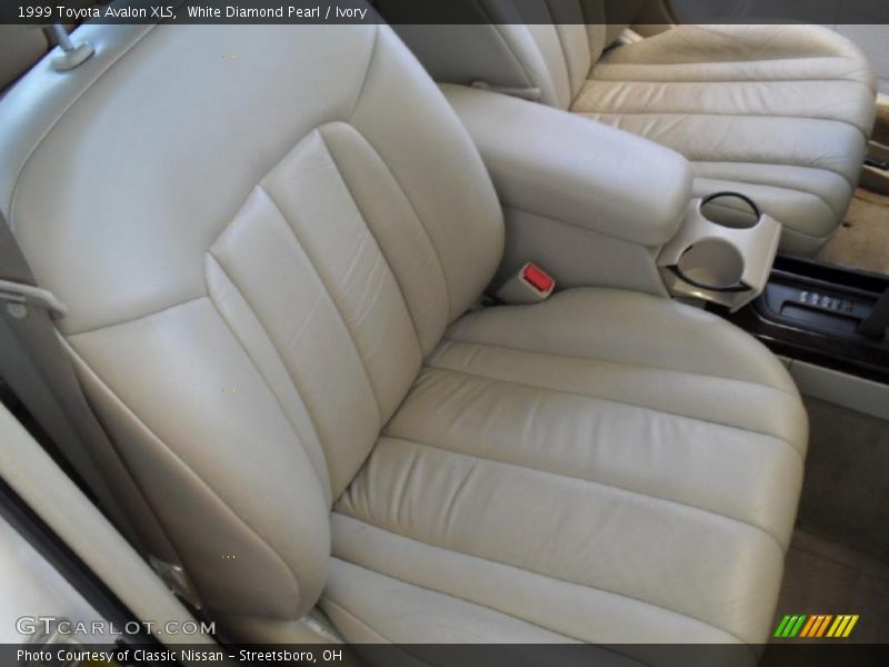 White Diamond Pearl / Ivory 1999 Toyota Avalon XLS
