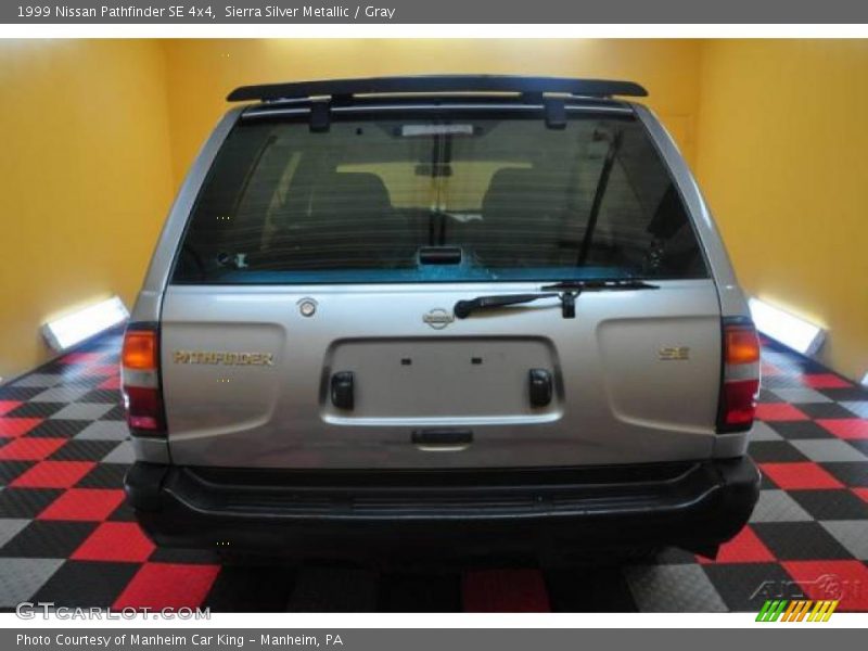 Sierra Silver Metallic / Gray 1999 Nissan Pathfinder SE 4x4