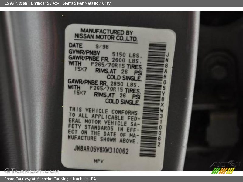 Sierra Silver Metallic / Gray 1999 Nissan Pathfinder SE 4x4