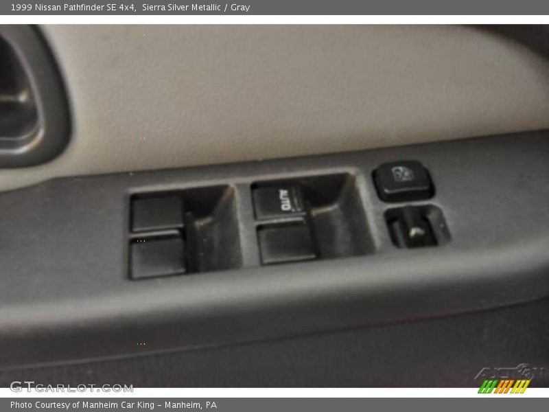 Sierra Silver Metallic / Gray 1999 Nissan Pathfinder SE 4x4