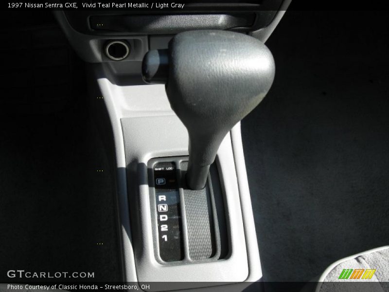Vivid Teal Pearl Metallic / Light Gray 1997 Nissan Sentra GXE